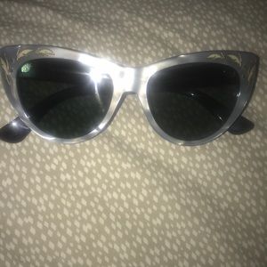 Like new Gucci sunglasses. 100% authentic